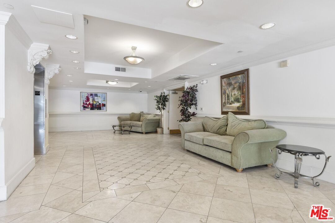 1450 S Beverly Dr #404 — photo 2