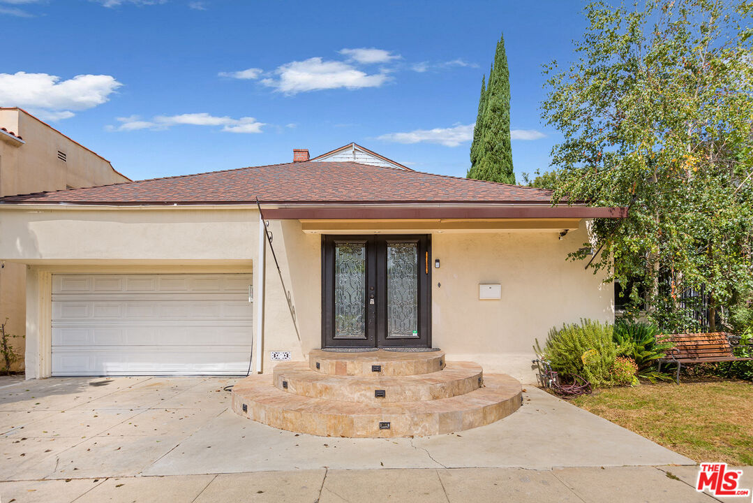 1939 Benecia Ave