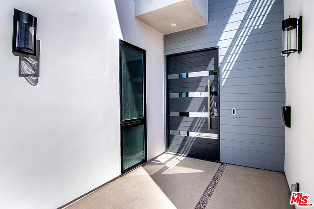 2122 Castle Heights Ave — photo 3