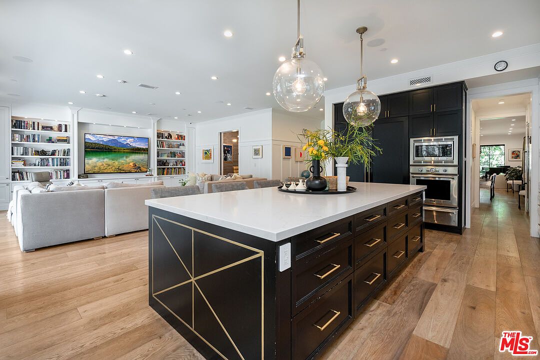 320 N Alta Vista Blvd — photo 14