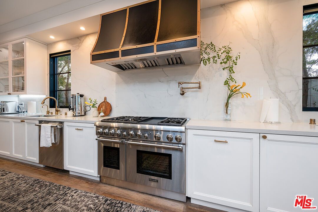 320 N Alta Vista Blvd — photo 22