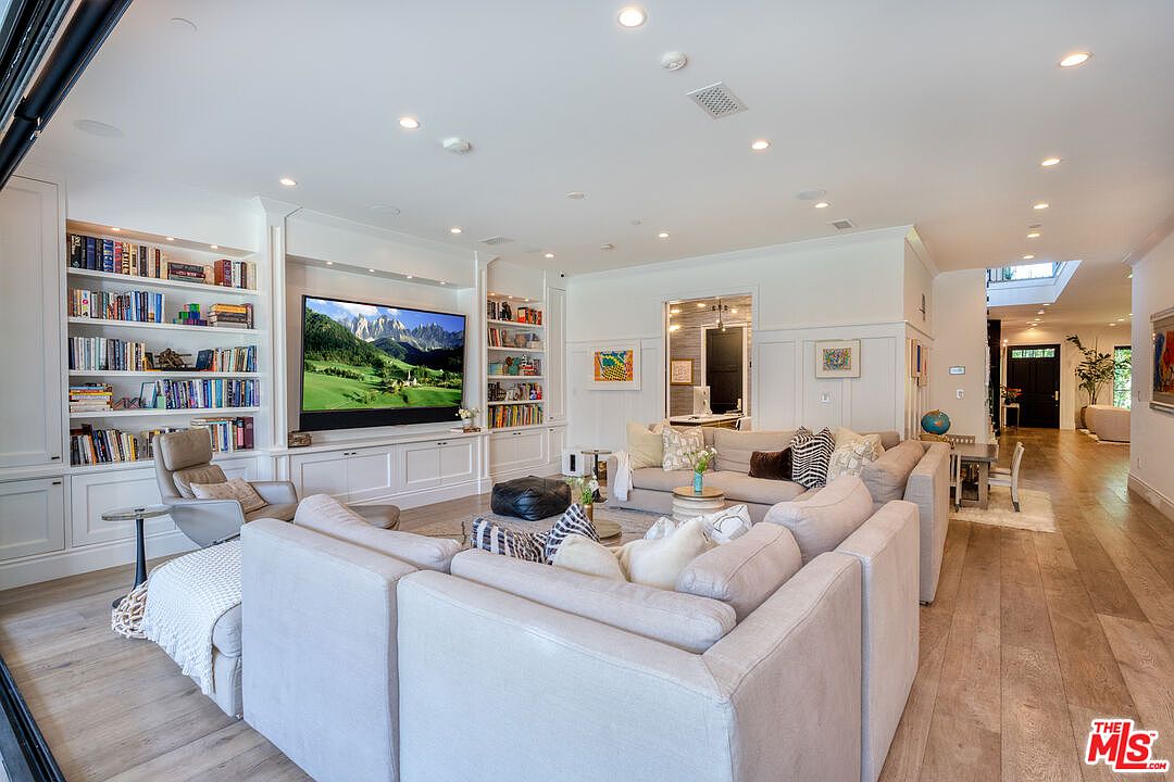320 N Alta Vista Blvd — photo 35