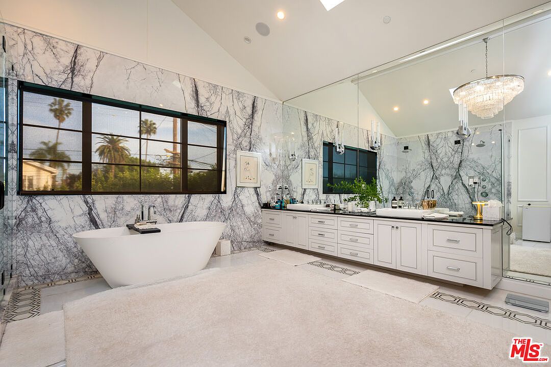 320 N Alta Vista Blvd — photo 52