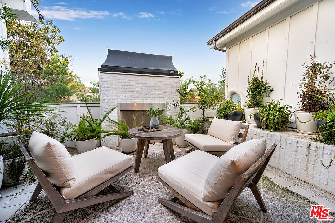 320 N Alta Vista Blvd — photo 56
