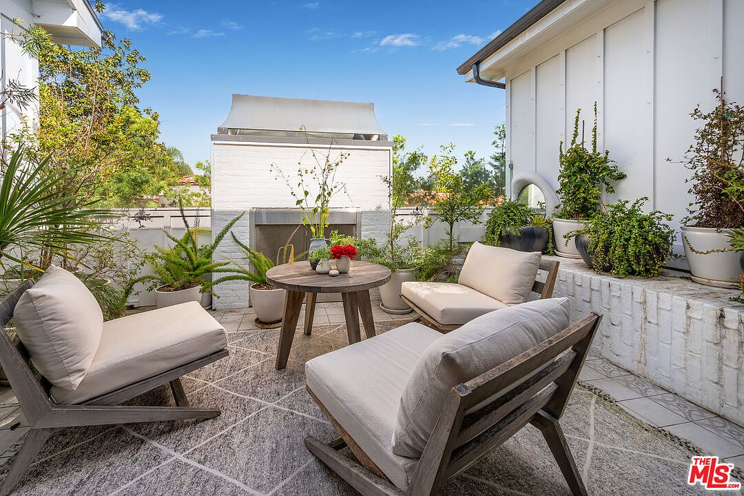 320 N Alta Vista Blvd — photo 57