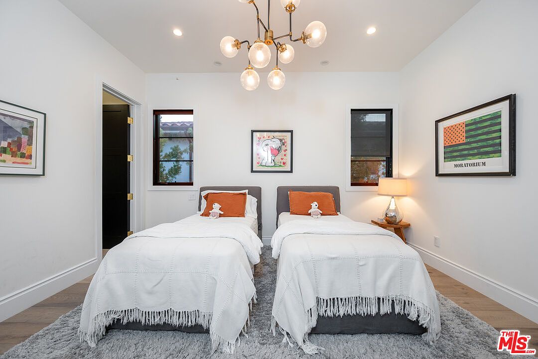 320 N Alta Vista Blvd — photo 58
