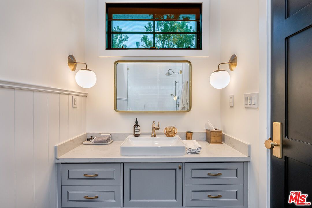 320 N Alta Vista Blvd — photo 64